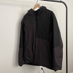 lululemon athletica - Men’s Pinnacle Warmth Jacket size L